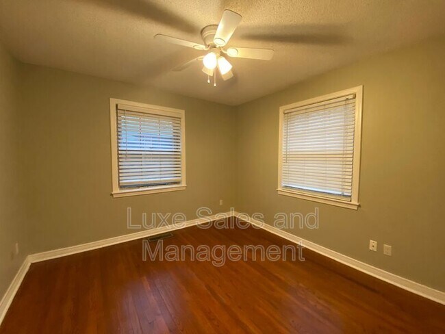 Building Photo - 1118 Idaho St