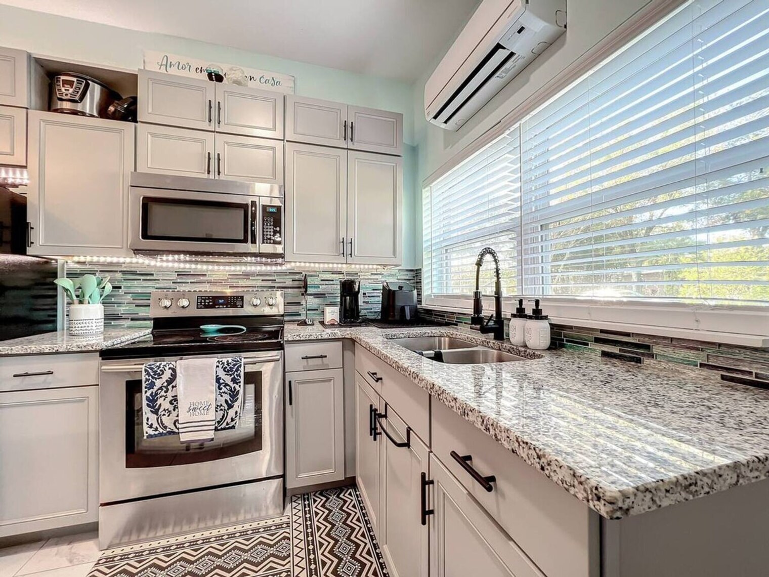 Building Photo - 1229 Berwyn Rd