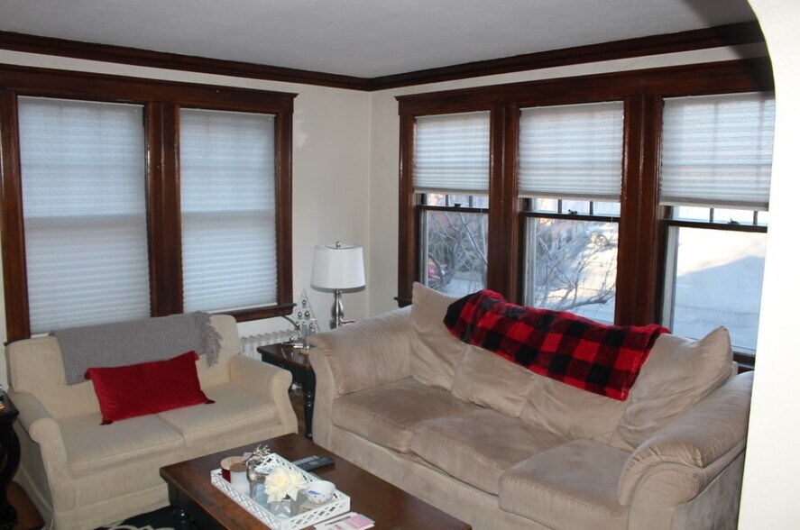 Building Photo - 52 Colborne Rd