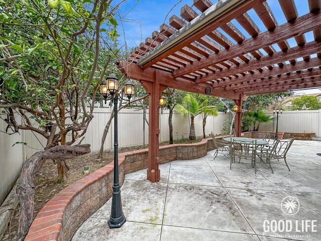 Building Photo - Price Reduced! Stunning 4BR Irvine Home in Resort-Style Community w/ Pool & Spa