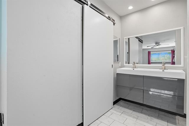 Building Photo - 233 Bellvue Dr