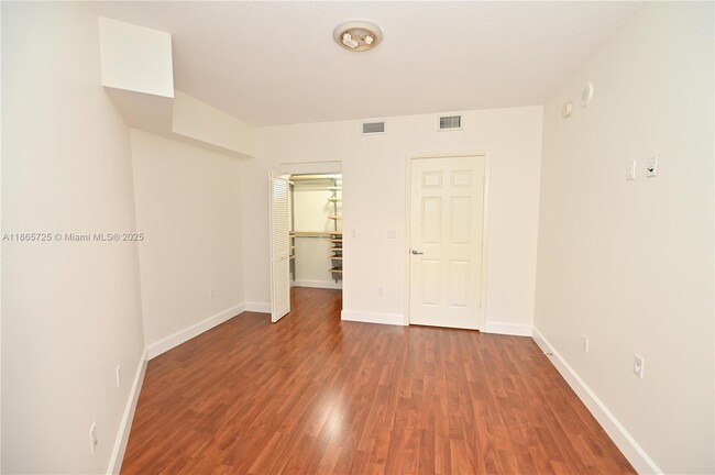 Building Photo - 55 Merrick Way