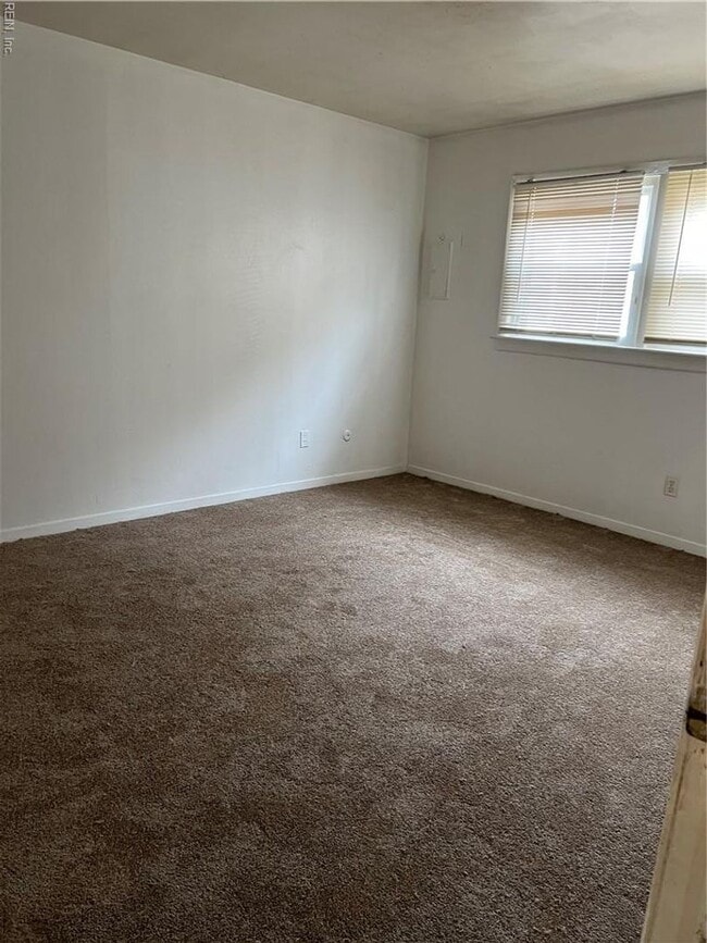 Building Photo - 3-Bedroom Ranch in Camellia Gardens