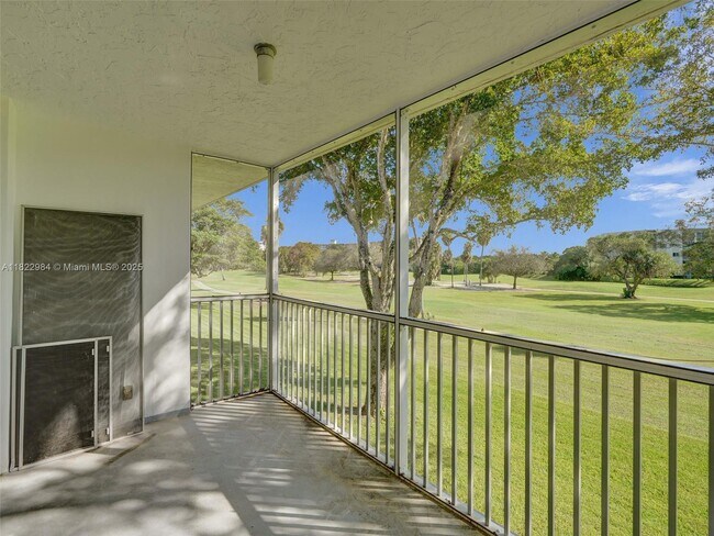 Building Photo - 3700 Oaks Clubhouse Dr