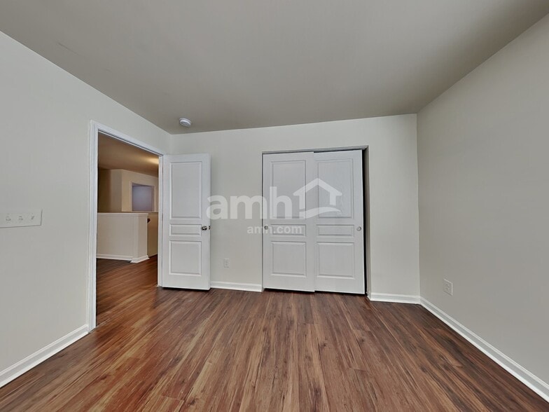 Building Photo - 8112 Hovingham Way