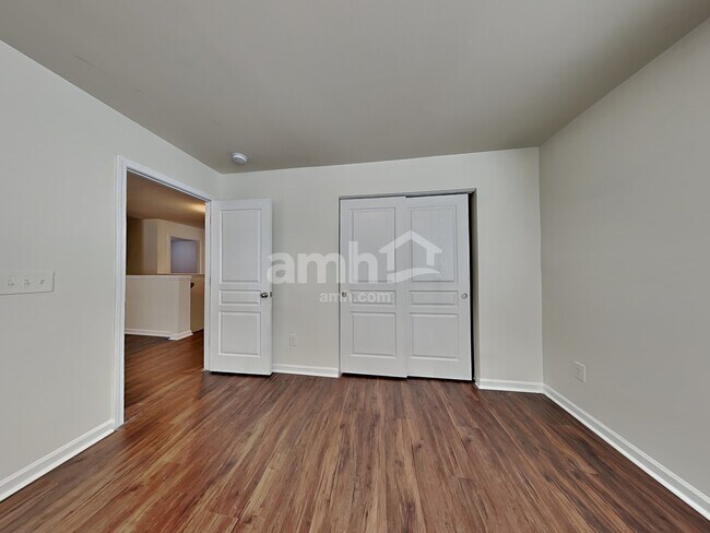 Building Photo - 8112 Hovingham Way