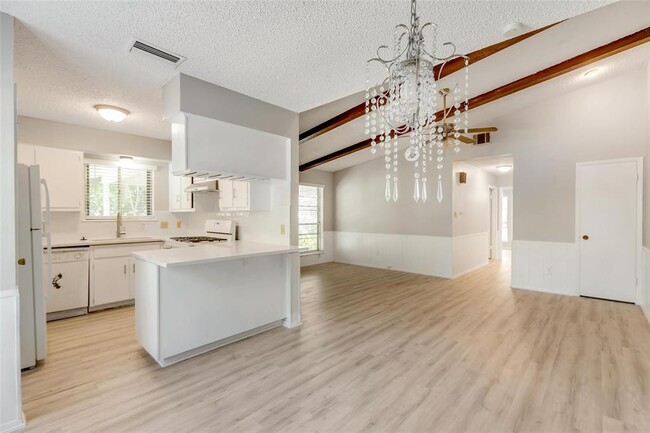 Building Photo - 2005 Cody Ct