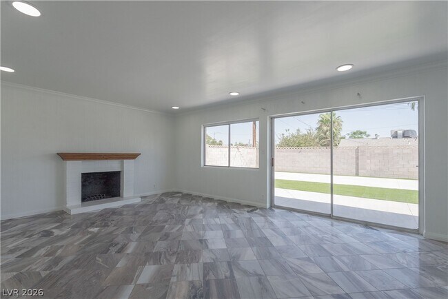 Building Photo - 2298 Golden Arrow Dr