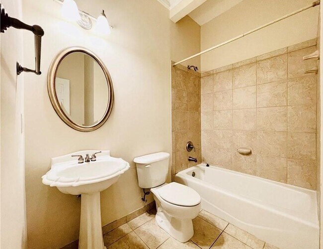 Building Photo - 455 Wembley Cir