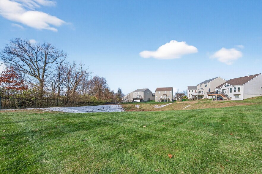 Building Photo - 373 Montclair Tower Dr