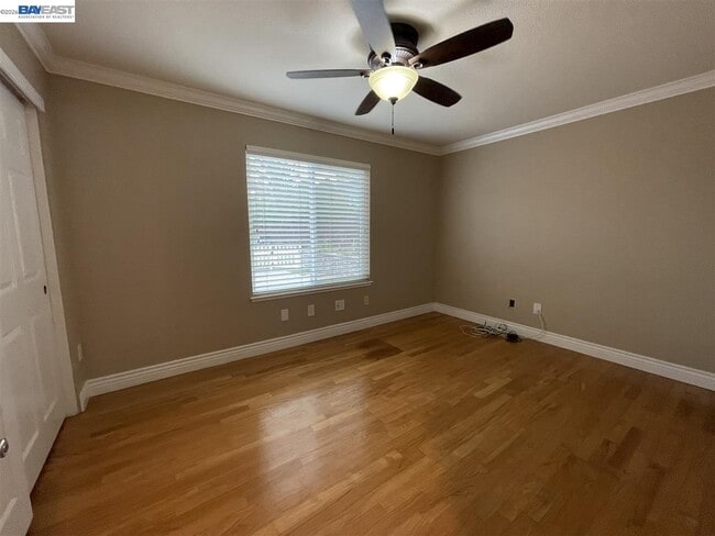 Building Photo - 1393 Arrowhead Ave