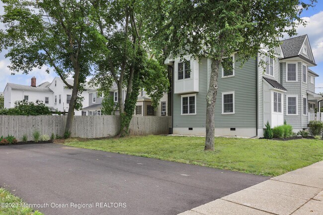Building Photo - 55 Hudson Ave
