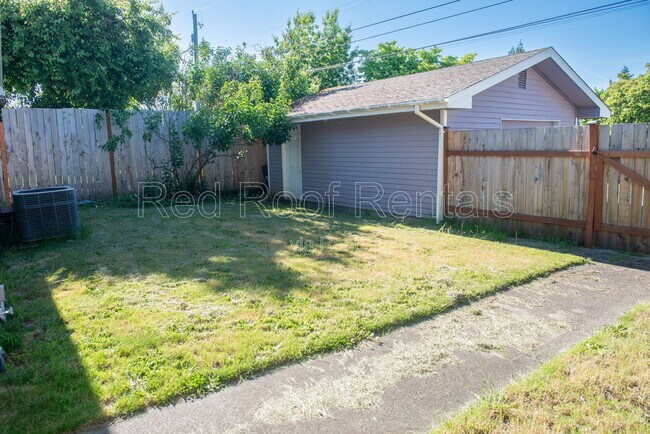 Building Photo - 4840 N 8th St