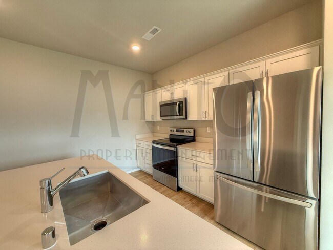 Building Photo - Beautiful Cheney Home