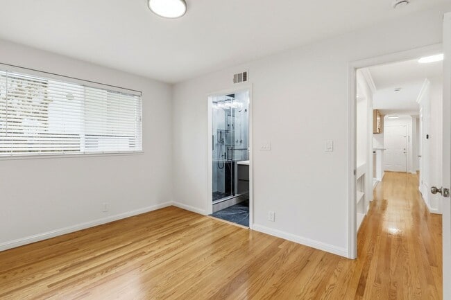 Building Photo - Beautiful Remodeled 3-Bedroom 2-Bathroom S...