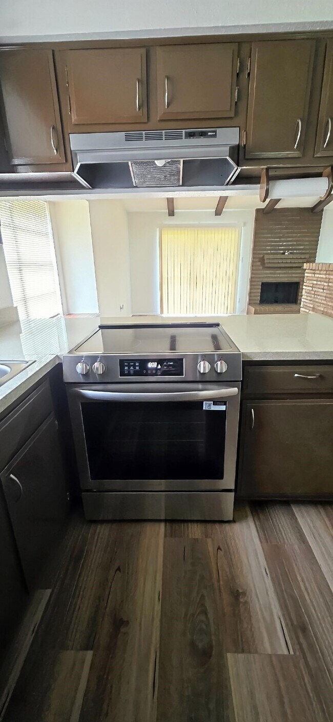 Building Photo - 8443 Gulfwood Ln