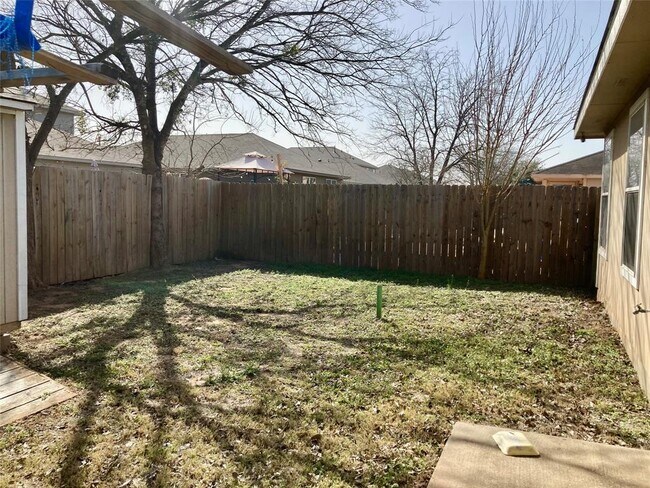 Building Photo - 3007 Crownover St