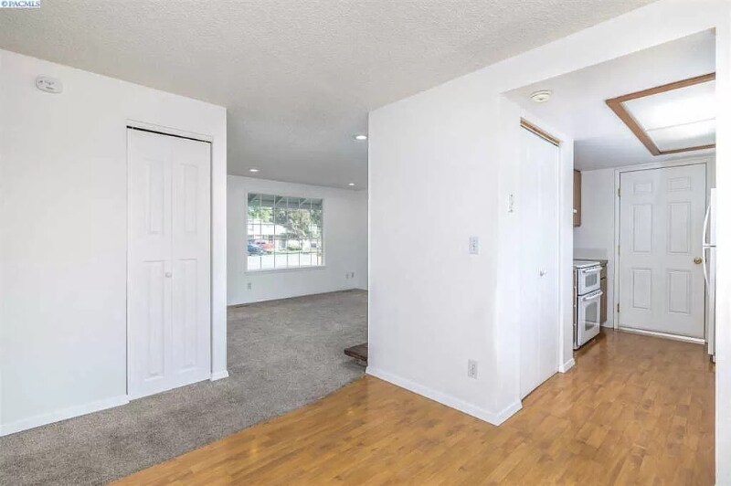 Building Photo - 3720 W Leola St