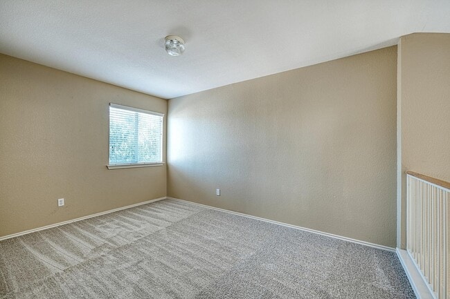 Building Photo - Beautiful 3/2.5/2 two story with two livin...