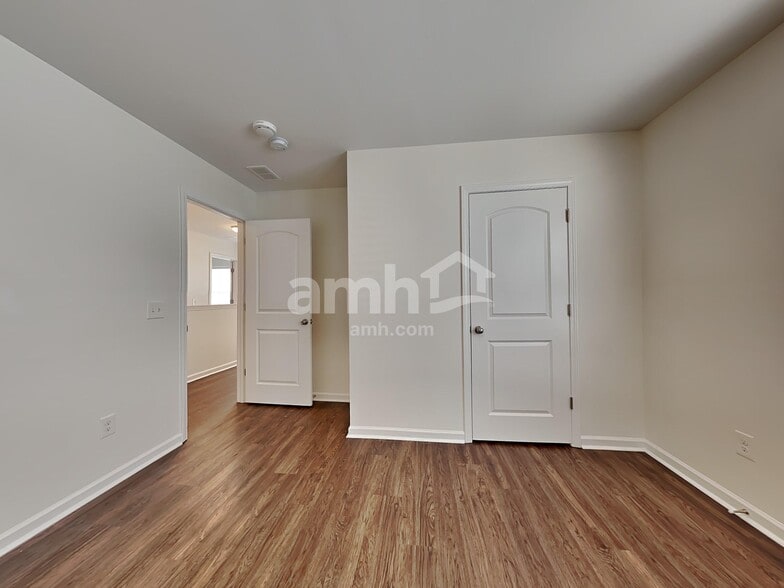 Building Photo - 355 Dunlin Dr