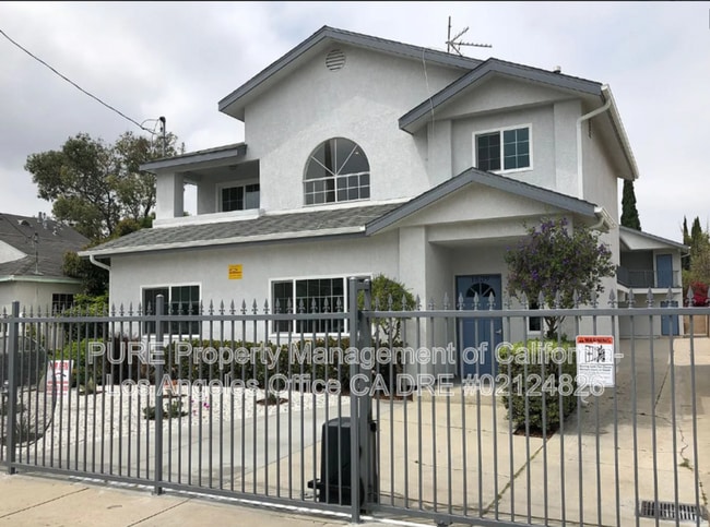 Building Photo - 1639 W 205th St