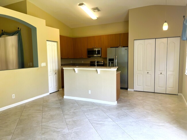 Building Photo - 6120 Spring Lake Terrace