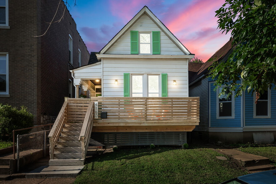 Night Shot - 4160 Juniata St