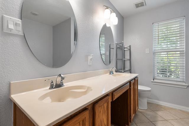 Building Photo - 2906 Yukon Dr