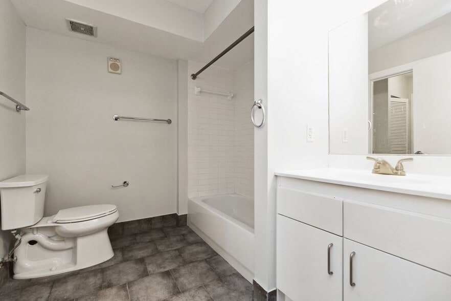 Building Photo - 1000 New Jersey Ave SE