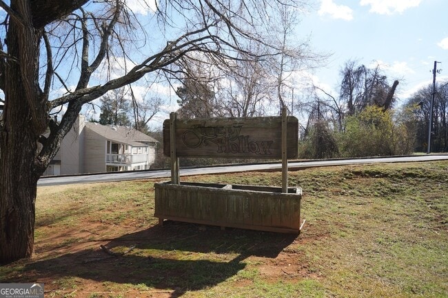 Building Photo - 103 Sleepy Creek Dr