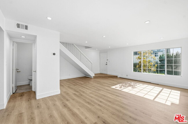 Building Photo - 19111 Hamlin St