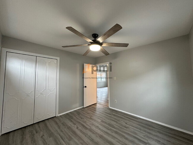 Building Photo - 3340 Kenwood St