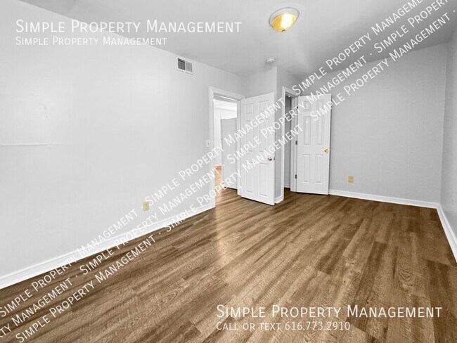 Building Photo - 1008 Baxter St SE