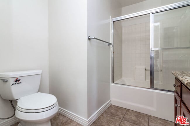 Building Photo - 1025 Dewey Ave