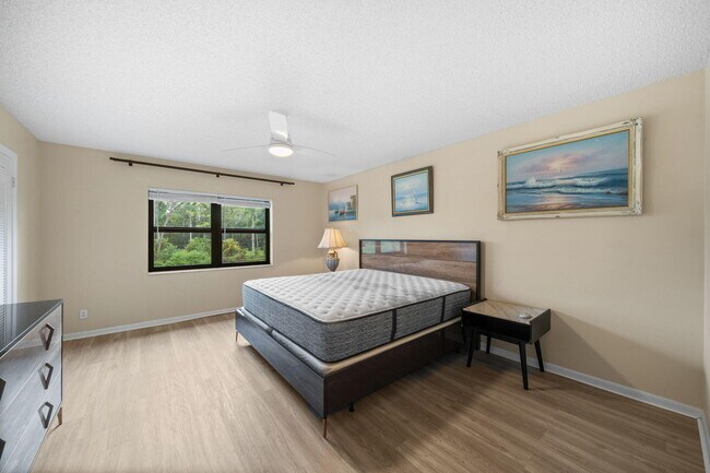 Building Photo - 21669 Tall Palm Cir