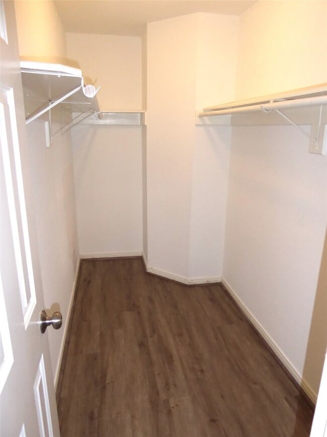 Building Photo - 6418 New World Dr