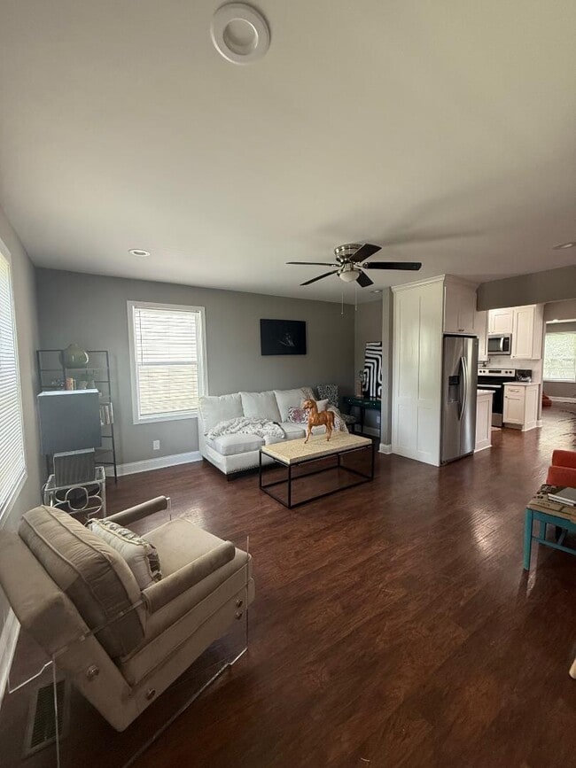Building Photo - 1012 Oak Hill Dr