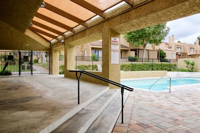 Building Photo - 4 Bed/ 3 Bath Yorba Linda Home with 2 Car Garage