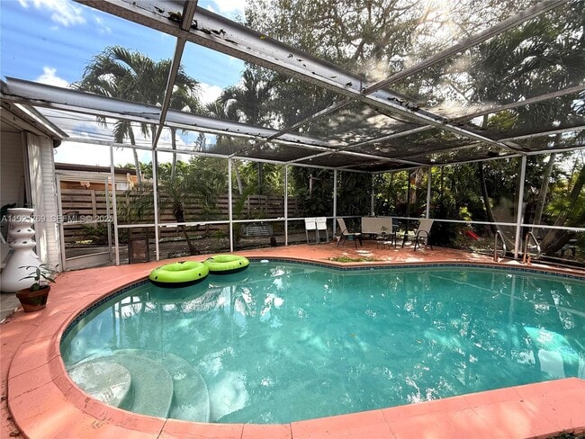 Building Photo - 5424 Van Buren St