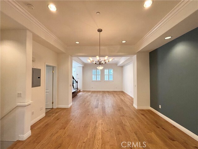 Primary Photo - 441 N Los Robles Ave