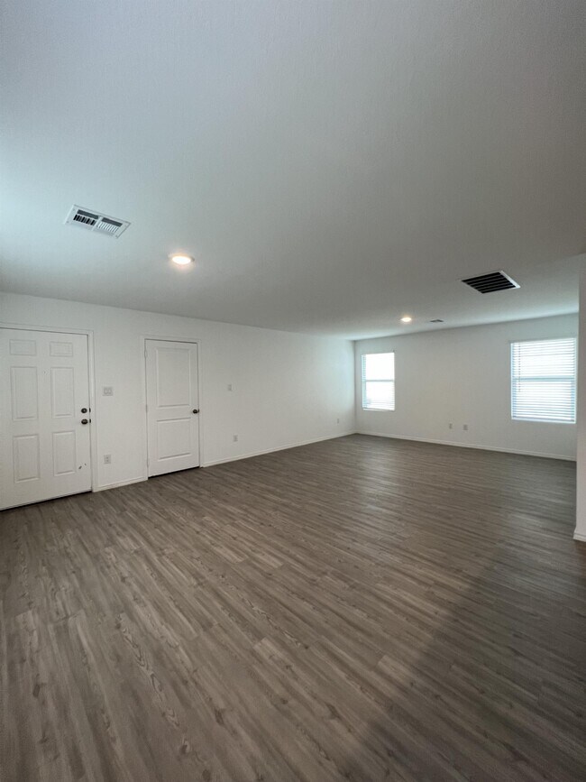 Building Photo - 13819 Llama Pl