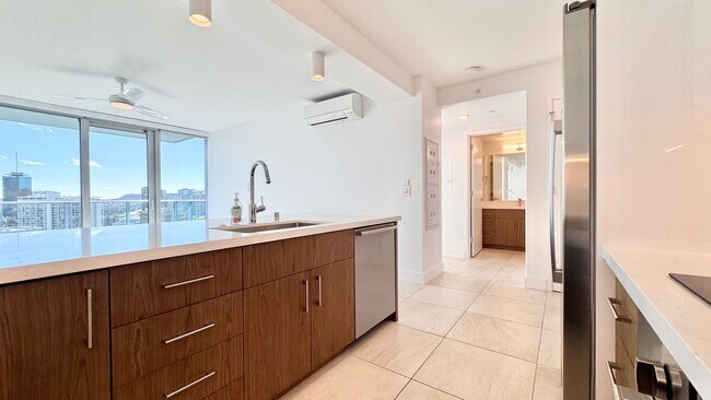 Building Photo - PET FRIENDLY! BEAUTIFUL 2 BEDROOM UNIT ON ...