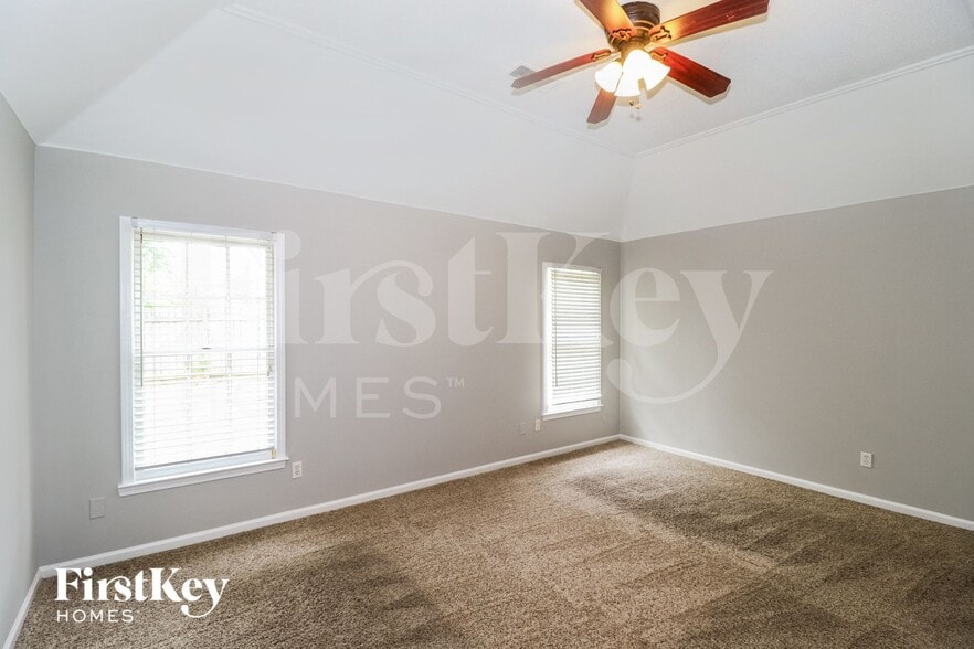 Building Photo - 7598 Dexter Manor Dr