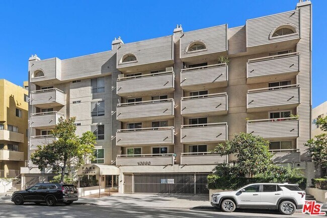 Building Photo - 10960 Ashton Ave