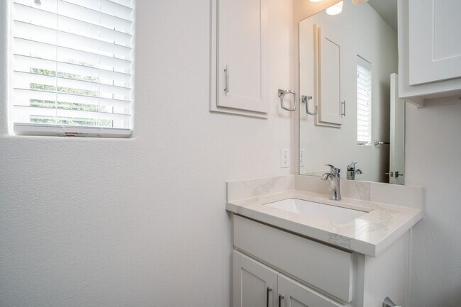Building Photo - 4032 Herschel Ave
