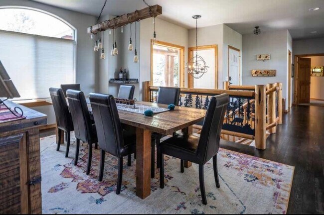 Building Photo - 710 Birch Point Dr