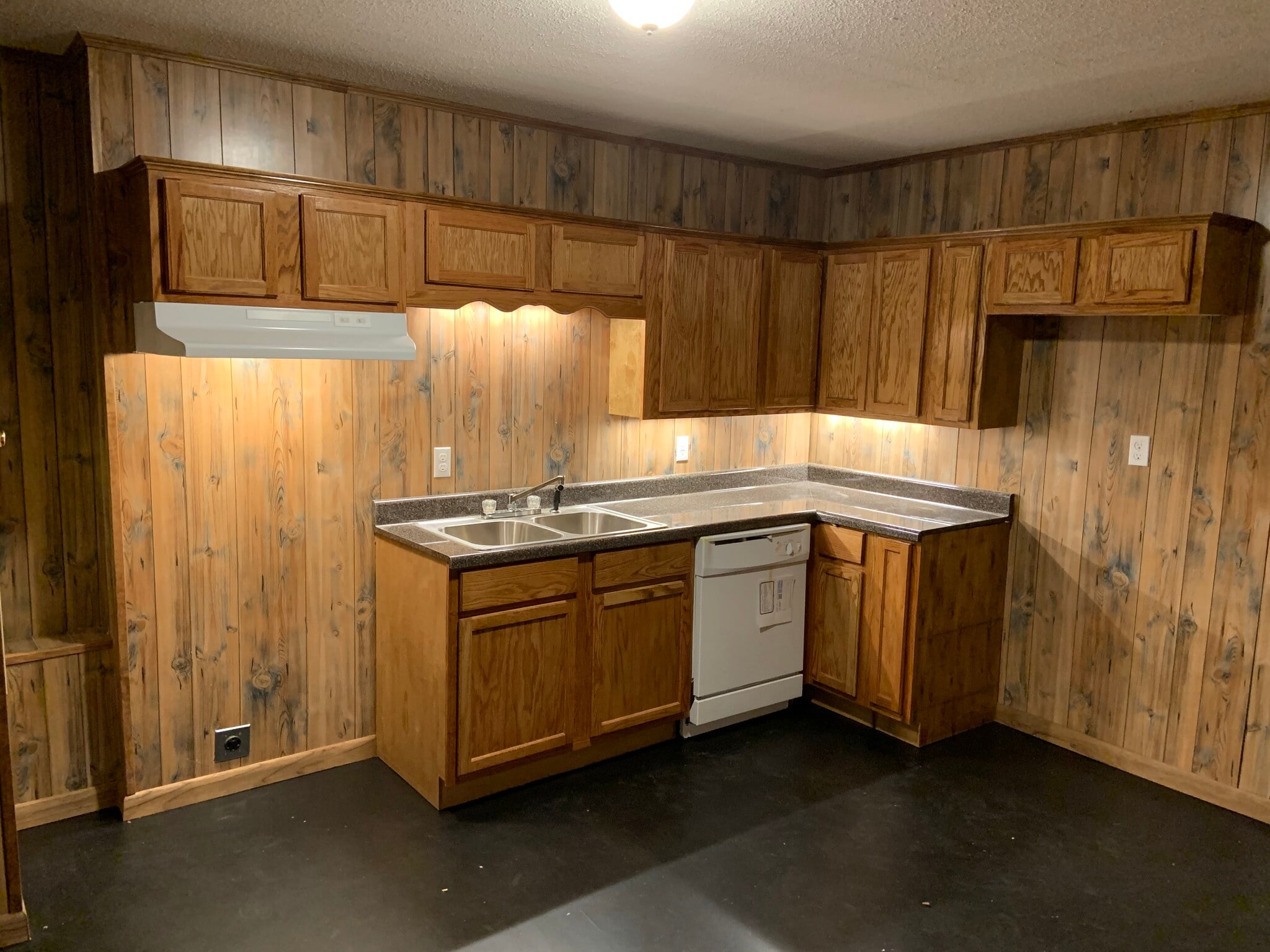 Building Photo - 614 N 13th Ave