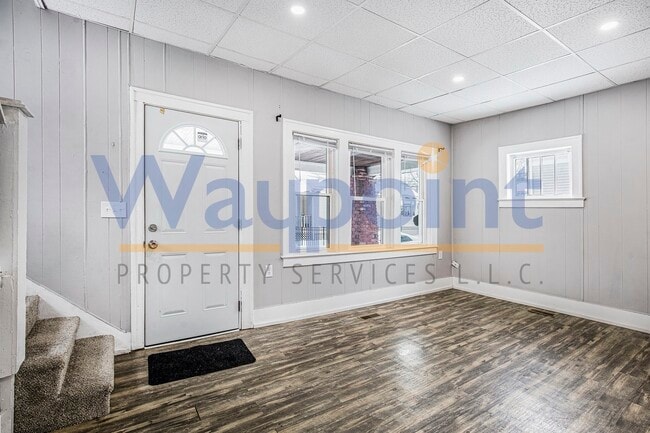 Building Photo - 912 Zeeland Ct NE