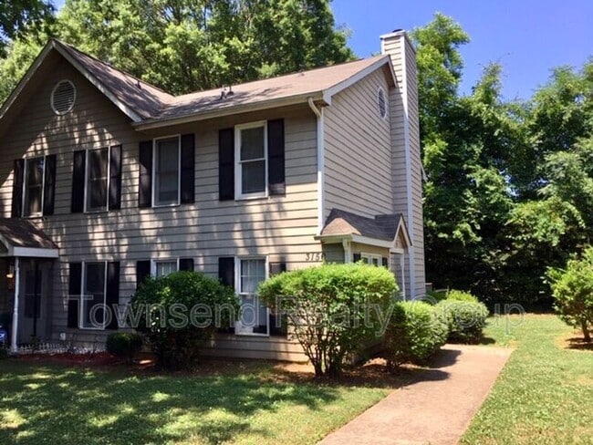 Building Photo - 3150 Driftwood Dr