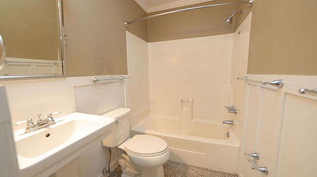 Building Photo - Village District 2-Bedroom Condo - Walkable to Shopping + Dining!